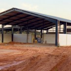 04-naves-metalicas-ganaderas-estructuras-metalicas-acero-cerramientos-metalicos-cubiertas-metalicas-fachadas-metalicas-muro-hormigon-obra-naves-agricolas